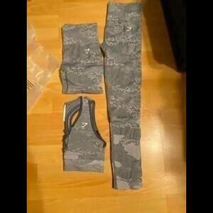 GYMSHARK Women- adapt camo seamless- evening blue(small)- bra,legging,short